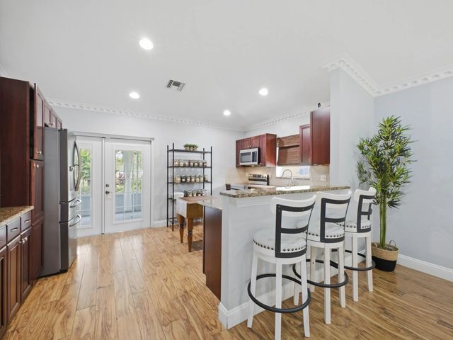5 of 32 - 5418 Club Circle, Haverhill, FL