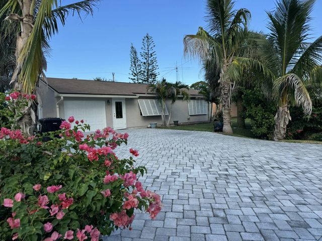 3 of 18 - 1813 Se Balleto Street, Port St. Lucie, FL