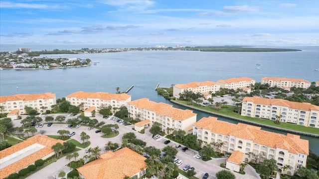 5 Harbour Isle Drive E #103 Garage Option, Fort Pierce
