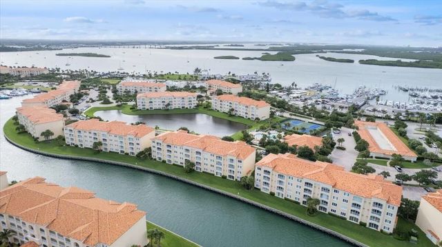 4 of 34 - 5 Harbour Isle Drive E #103 Garage Option, Fort Pierce, FL