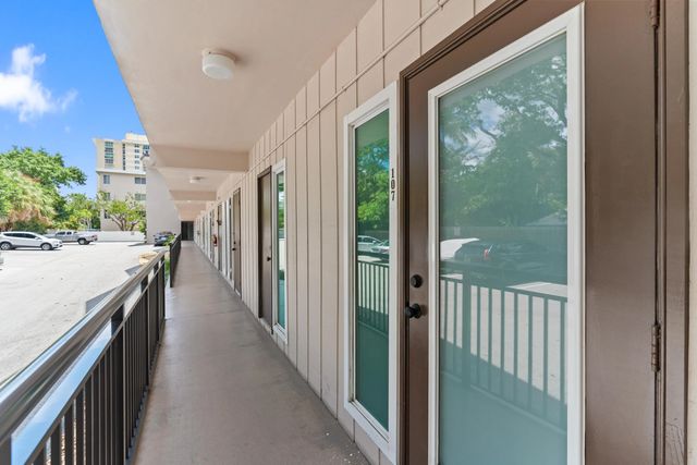 3 of 24 - 1967 S Ocean Boulevard #107, Lauderdale-By-The-Sea, FL