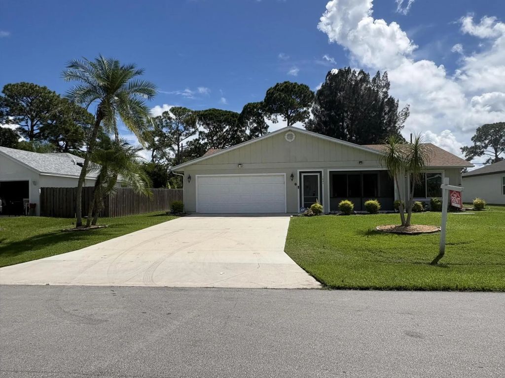 1641 Se Clearmont Street, Port St. Lucie