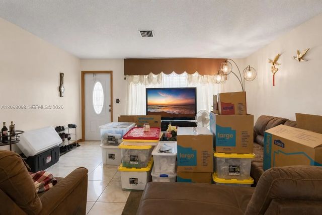4 of 29 - 4857 Nw 8th Court, Plantation, FL