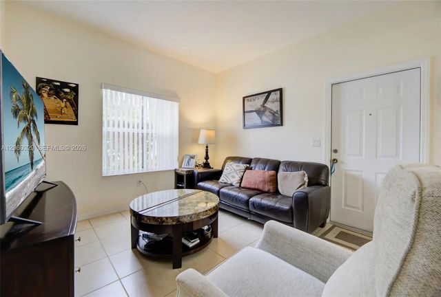 5 of 44 - 806 Sw 143rd Terrace, Pembroke Pines, FL