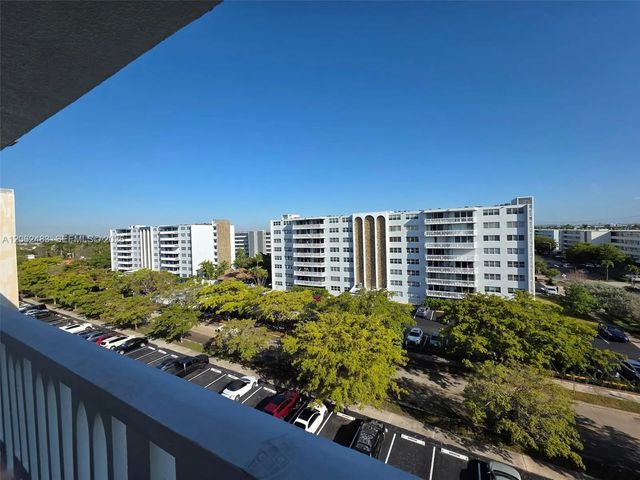 2 of 31 - 319 Ne 14th Avenue #702, Hallandale Beach, FL