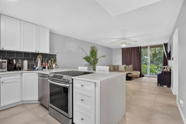 3301 Nw 47th Terrace #308, Lauderdale Lakes