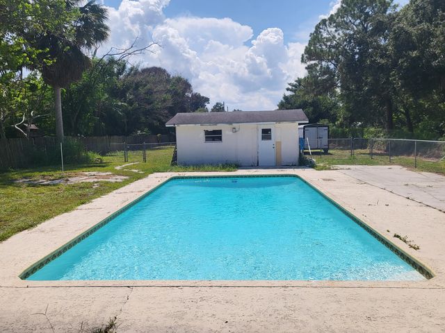 5 of 7 - 5011 S 2nd Street S, Fort Pierce, FL