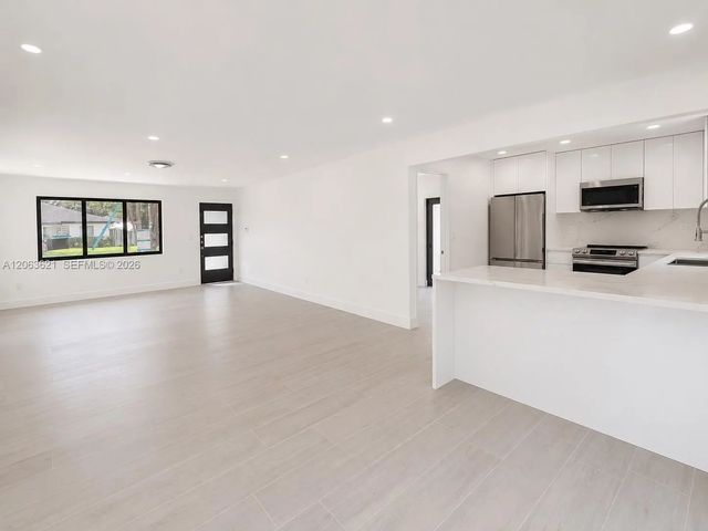 3 of 11 - 1141 Ne 166th Street, North Miami Beach, FL