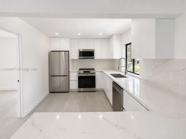 4 of 11 - 1141 Ne 166th Street, North Miami Beach, FL
