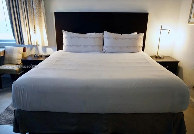 4 of 18 - 19201 Collins Avenue #726, Sunny Isles Beach, FL