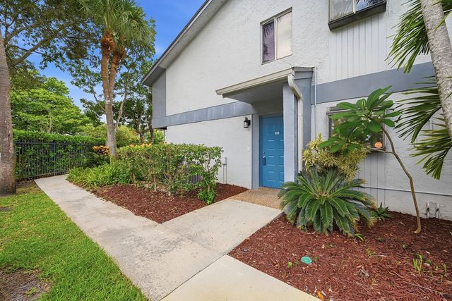 5 of 49 - 2753 S Oakland Forest Drive #102, Oakland Park, FL