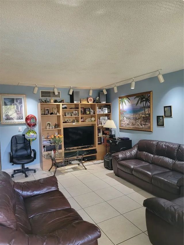 5 of 37 - 1425 Arthur Street #216b, Hollywood, FL