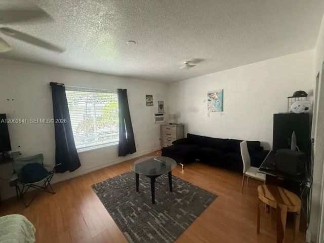 2 of 10 - 820 Euclid Avenue #206, Miami Beach, FL