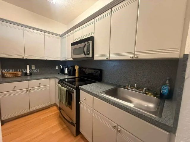 5 of 10 - 820 Euclid Avenue #206, Miami Beach, FL
