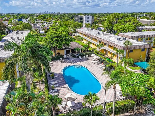 2 of 24 - 5168 Ne 6th Avenue #416, Oakland Park, FL