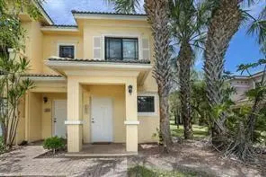 2805 Veronia Drive #104, Palm Beach Gardens