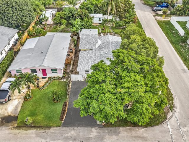 2 of 39 - 301 5th Street, Jupiter, FL