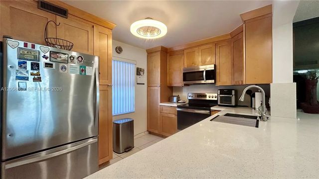 5 of 41 - 190 Se 5th Avenue #104, Dania Beach, FL