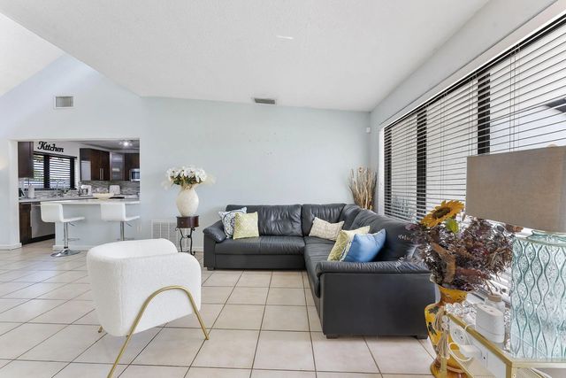 5 of 45 - 400 Nw 98th Avenue, Pembroke Pines, FL