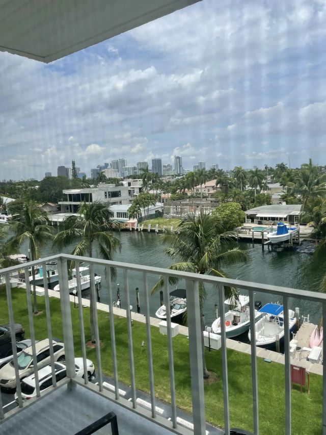 2 of 13 - 1731 Se 15th Street #505, Fort Lauderdale, FL