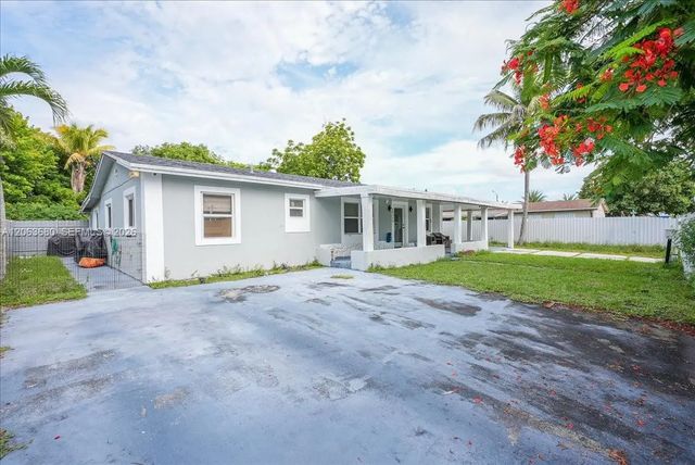 3 of 32 - 20340 Nw 42nd Avenue, Miami Gardens, FL