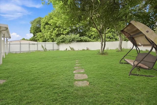5 of 32 - 20340 Nw 42nd Avenue, Miami Gardens, FL