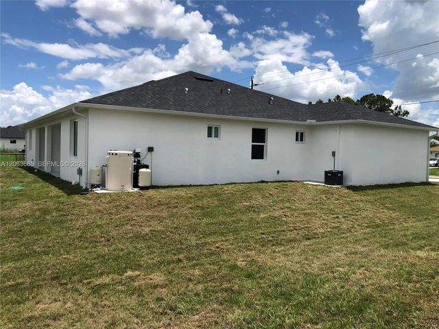 3 of 30 - 4572/4574 Golfview Boulevard, Lehigh Acres, FL