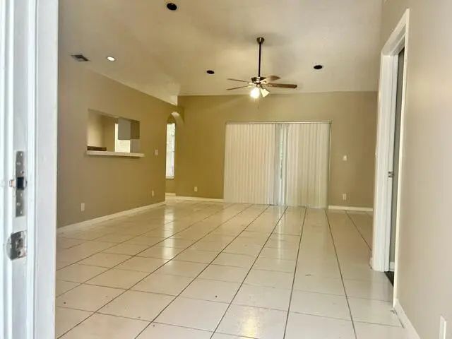 3 of 21 - 7570 Nw 47th Avenue, Coconut Creek, FL