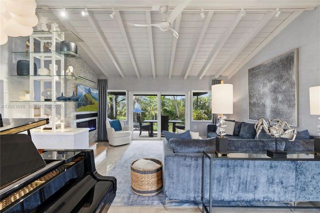 4 of 45 - 3721 Ne 15th Avenue, Oakland Park, FL
