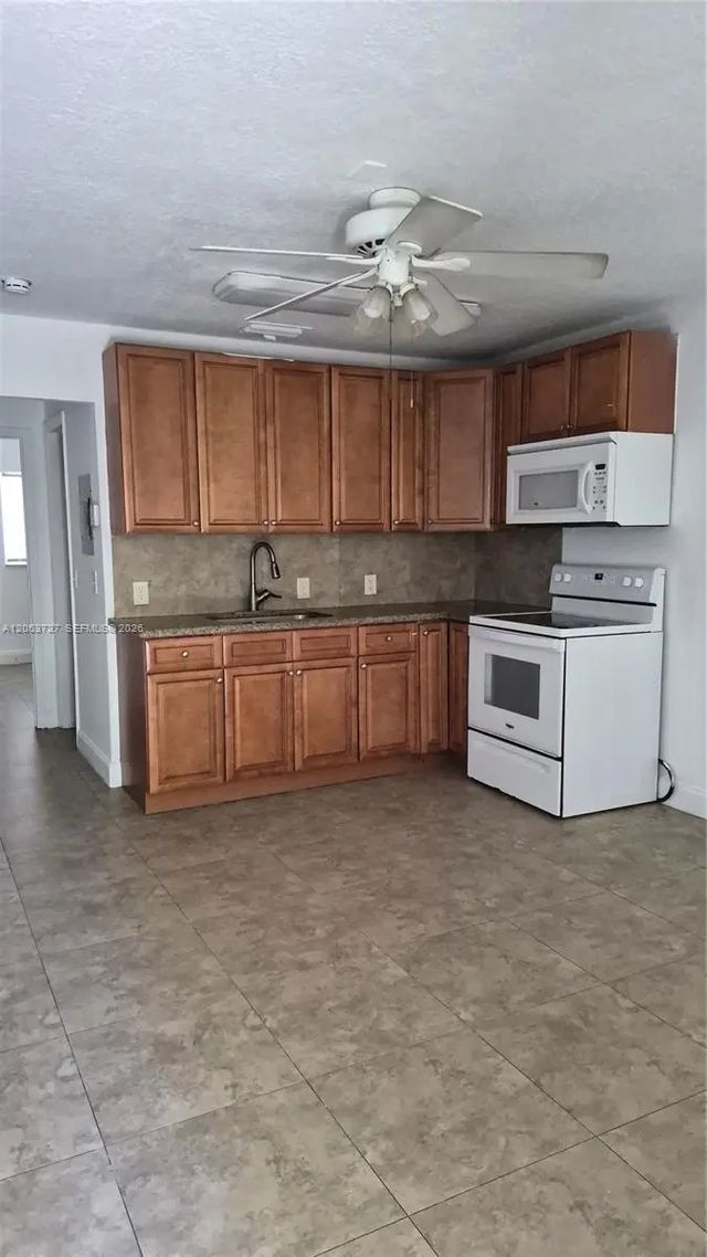 5 of 9 - 1480 Nw 20th Court, Fort Lauderdale, FL