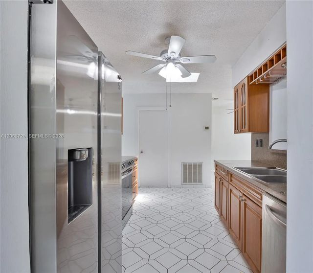 3 of 28 - 7100 Nw 66th Terrace, Tamarac, FL