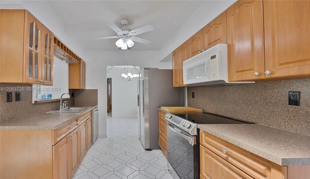 5 of 28 - 7100 Nw 66th Terrace, Tamarac, FL