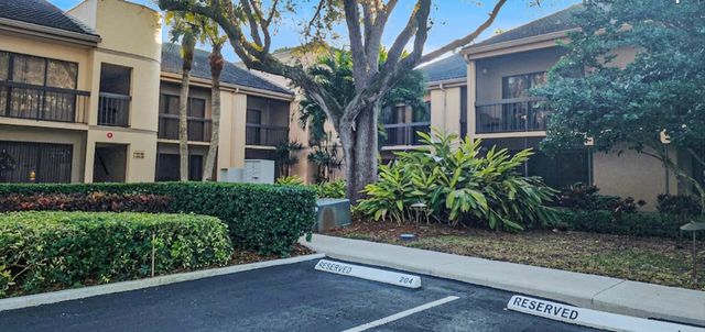 9460 Meadowood Drive #203, Fort Pierce