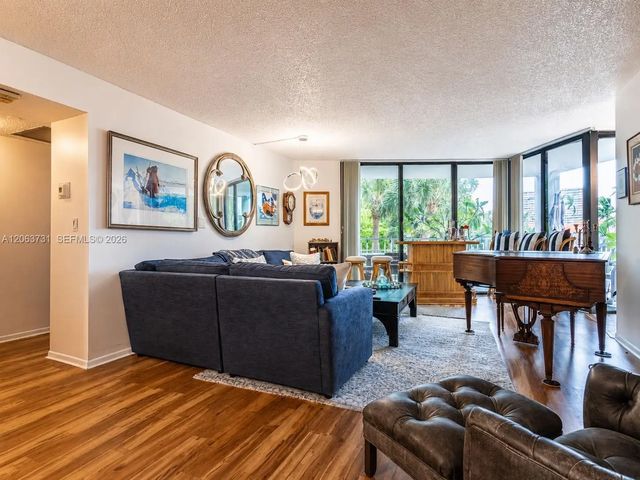 5 of 16 - 4000 Towerside Terrace #301, Miami, FL