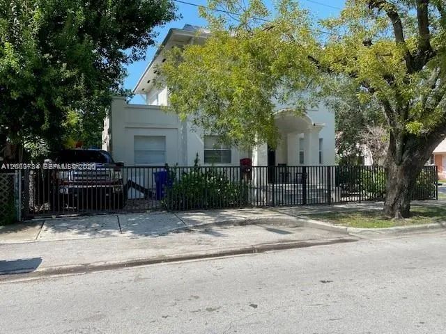 3 of 9 - 876 Sw 2nd Street, Miami, FL