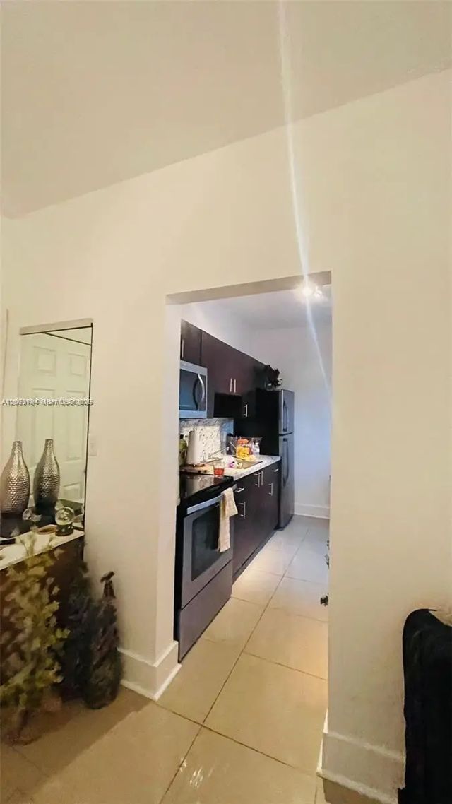 5 of 9 - 876 Sw 2nd Street, Miami, FL