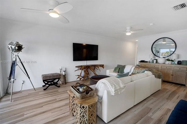5 of 24 - 1201 S Riverside Drive #301, Pompano Beach, FL