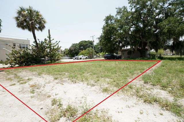 4 of 14 - 110 N 12th N Street, Fort Pierce, FL