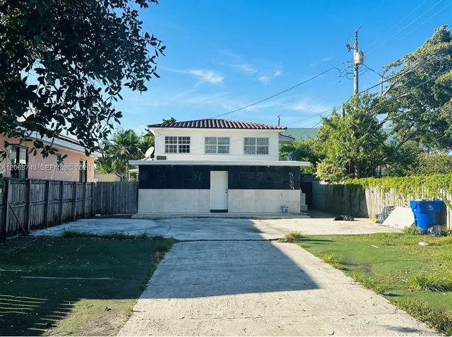 2215 Nw 33rd Street, Miami