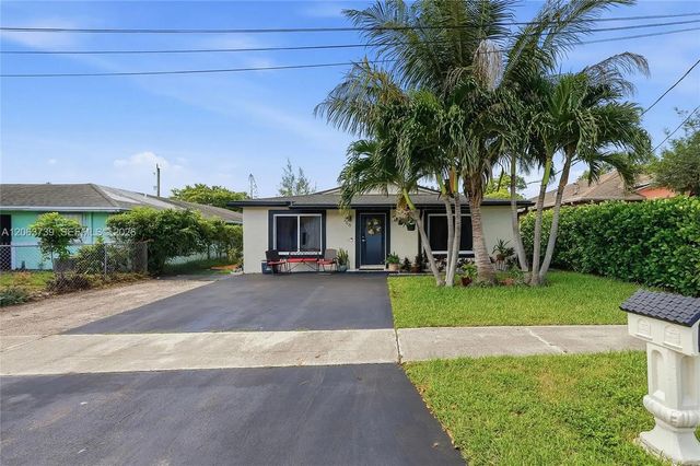 2 of 31 - 266 Sw 7th Court, Deerfield Beach, FL