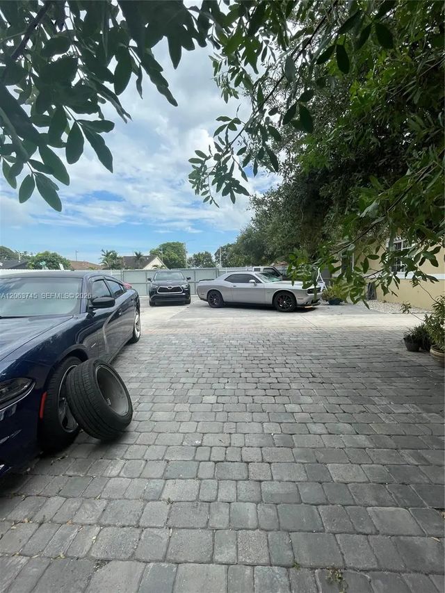 3 of 17 - 20764 Nw 31st Avenue, Miami Gardens, FL