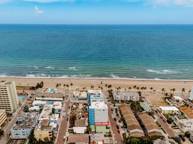 320 S Surf Road #206, Hollywood