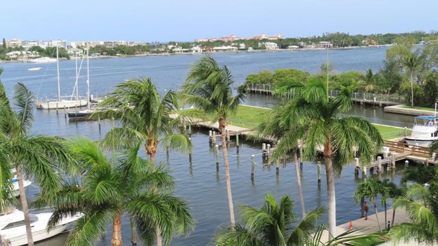 806 E Windward Way #604, Lantana