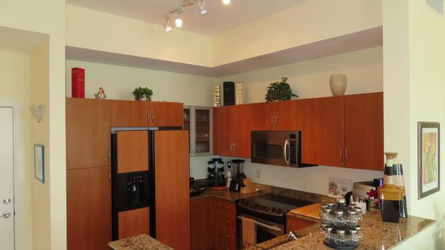5 of 19 - 806 E Windward Way #604, Lantana, FL