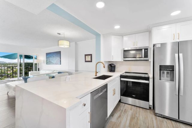 5 of 30 - 801 S Federal Highway #1004, Pompano Beach, FL