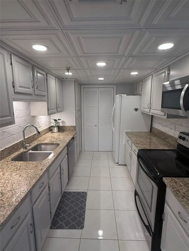 859 Jeffery Street #1040, Boca Raton