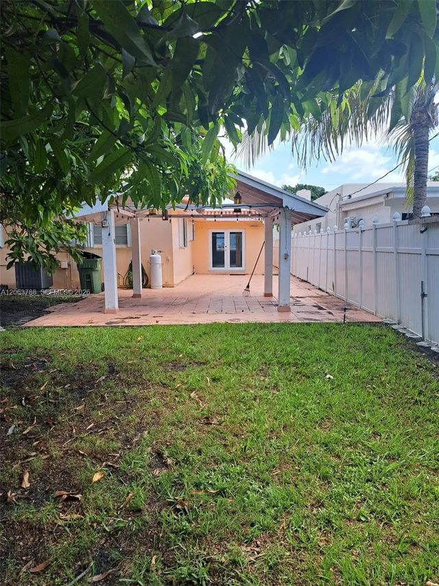 5 of 28 - 3062 Sw 14th Street, Miami, FL