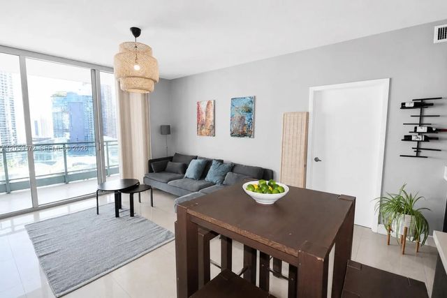 5 of 24 - 90 Sw 3rd Street #3212, Miami, FL