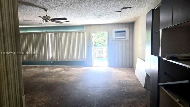 4 of 17 - 185 Ne 129th Street, North Miami, FL