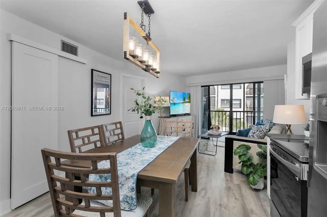 4 of 43 - 1011 Anglers Cove #h403, Marco Island, FL